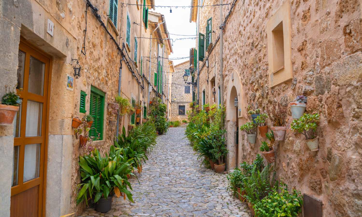 Blog Nakar Hotel Palma Guide – The Nakar Pocket Guide to Valldemossa, Mallorca nakar