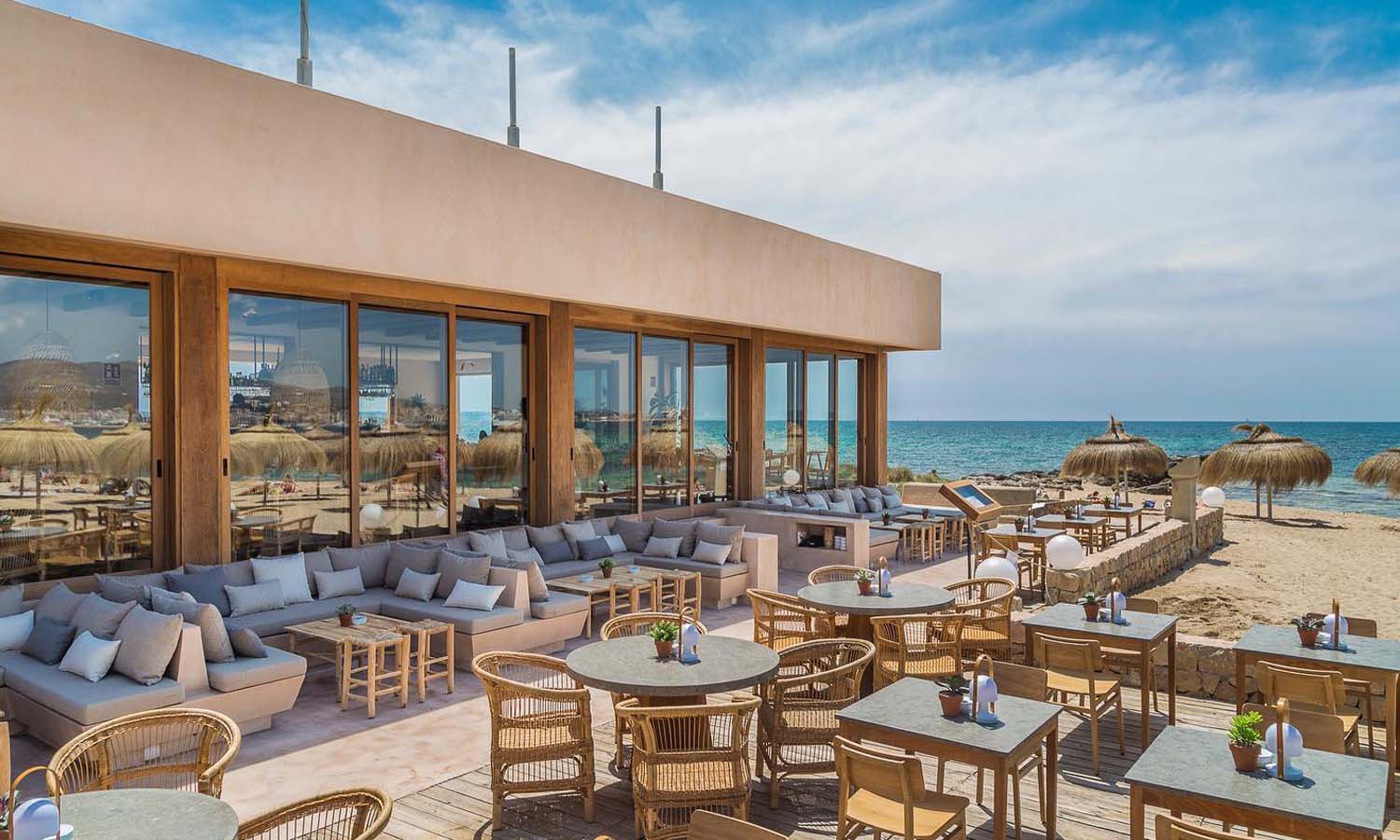 Top 3 beach restaurants near Palma restaurantes playa ASSAONA NAKAR HOTEL