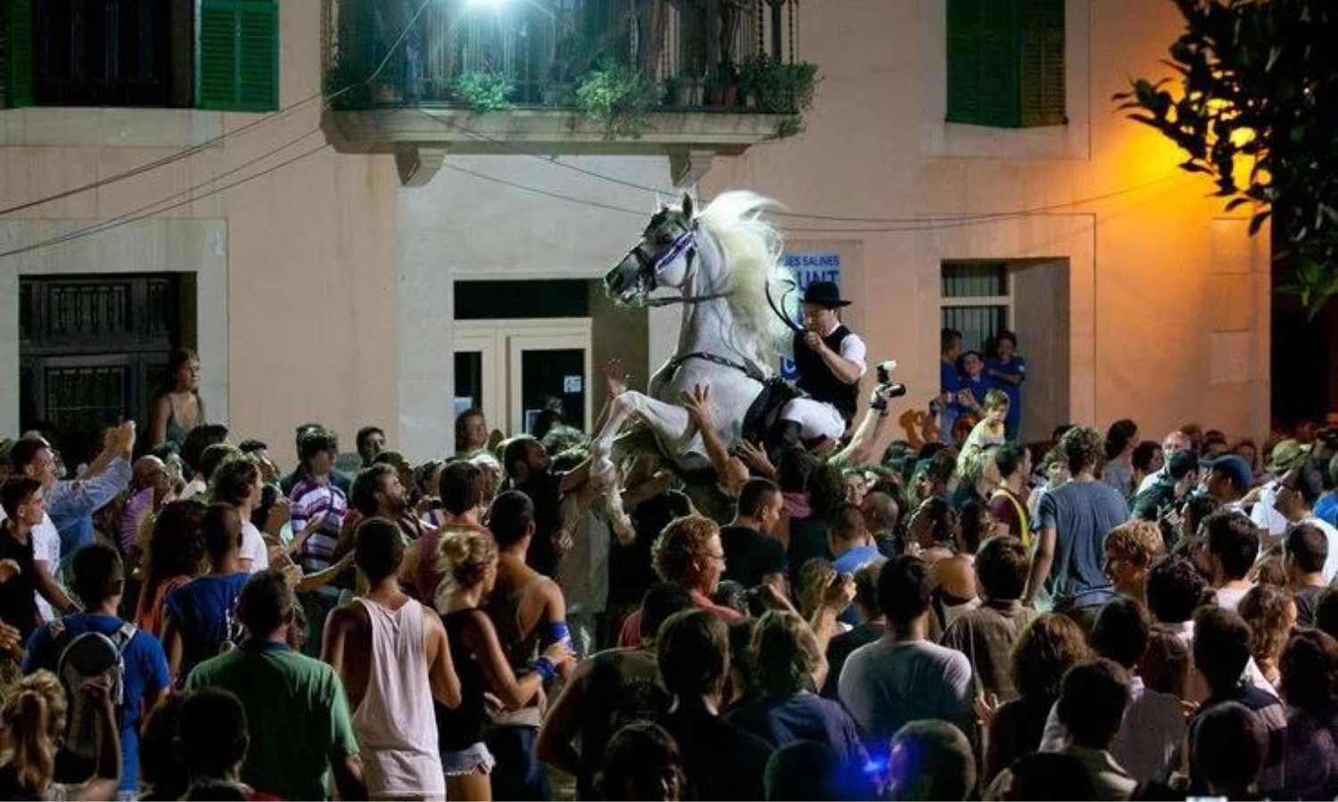 NAKAR HOTEL MALLORCA Local festivities - festa de's cavalls ses salines - creditos andré bax fiestas