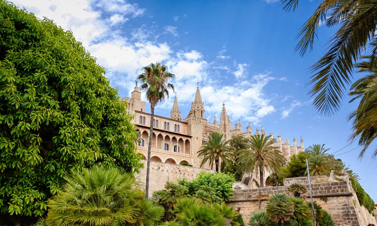 Nakar hotel - Palma's most emblematic buildings Almudaina 