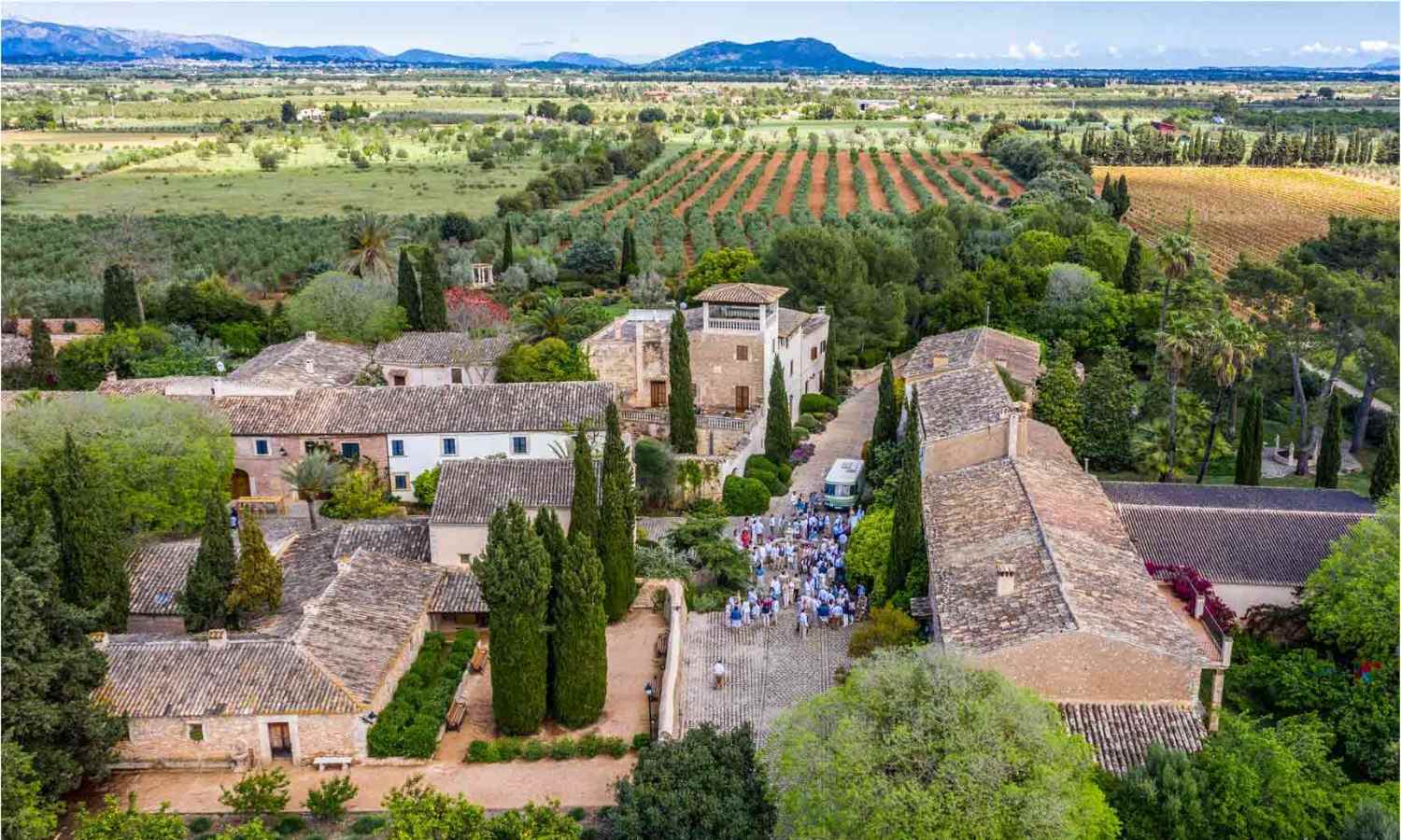 Nakar hotel - Discover Mallorca’s Wine Tradition Best Bodegas and Wineries - Binigual Wein