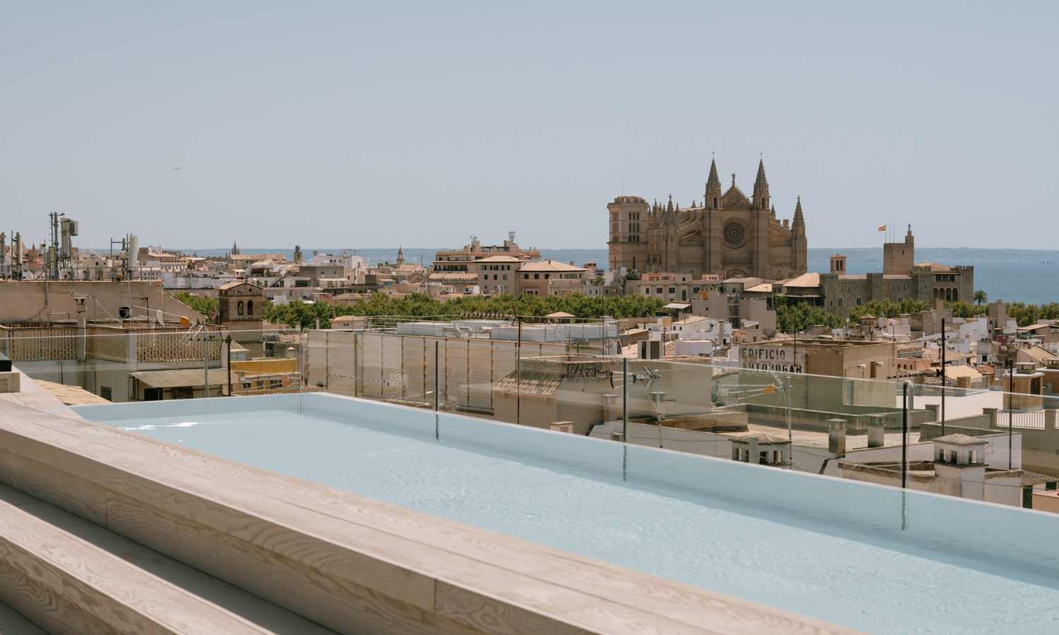 Nakar hotel Mallorca - The best rooftop in Palma - Sunset, drinks & Palma from above mejor rooftop en palma Dachterrasse