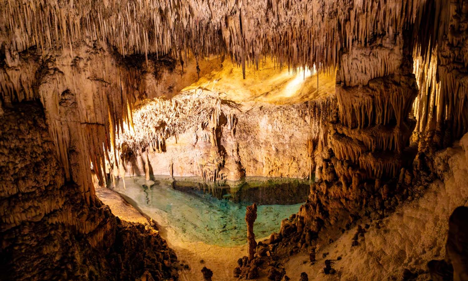nakar hotel palma East Coast of Mallorca cuevas del drac