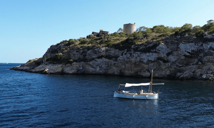 nakar hotel palma llaut charter rental mallorca pic by